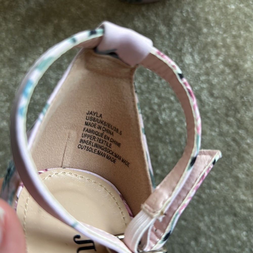 High heels - Picture 8 of 8